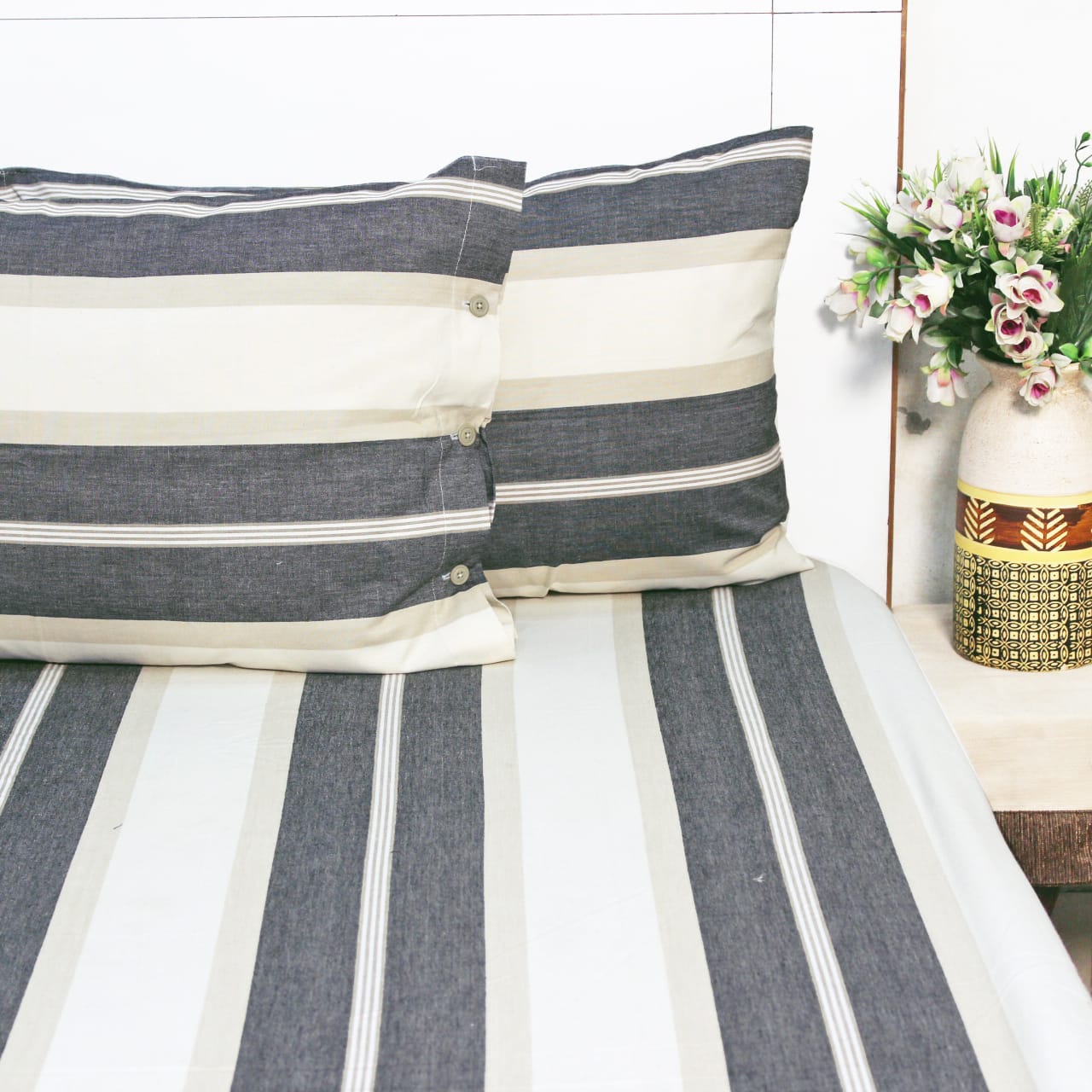 ALPHA Cotton Yarn Dyed Fitted Bed Spread with Pillow Covers