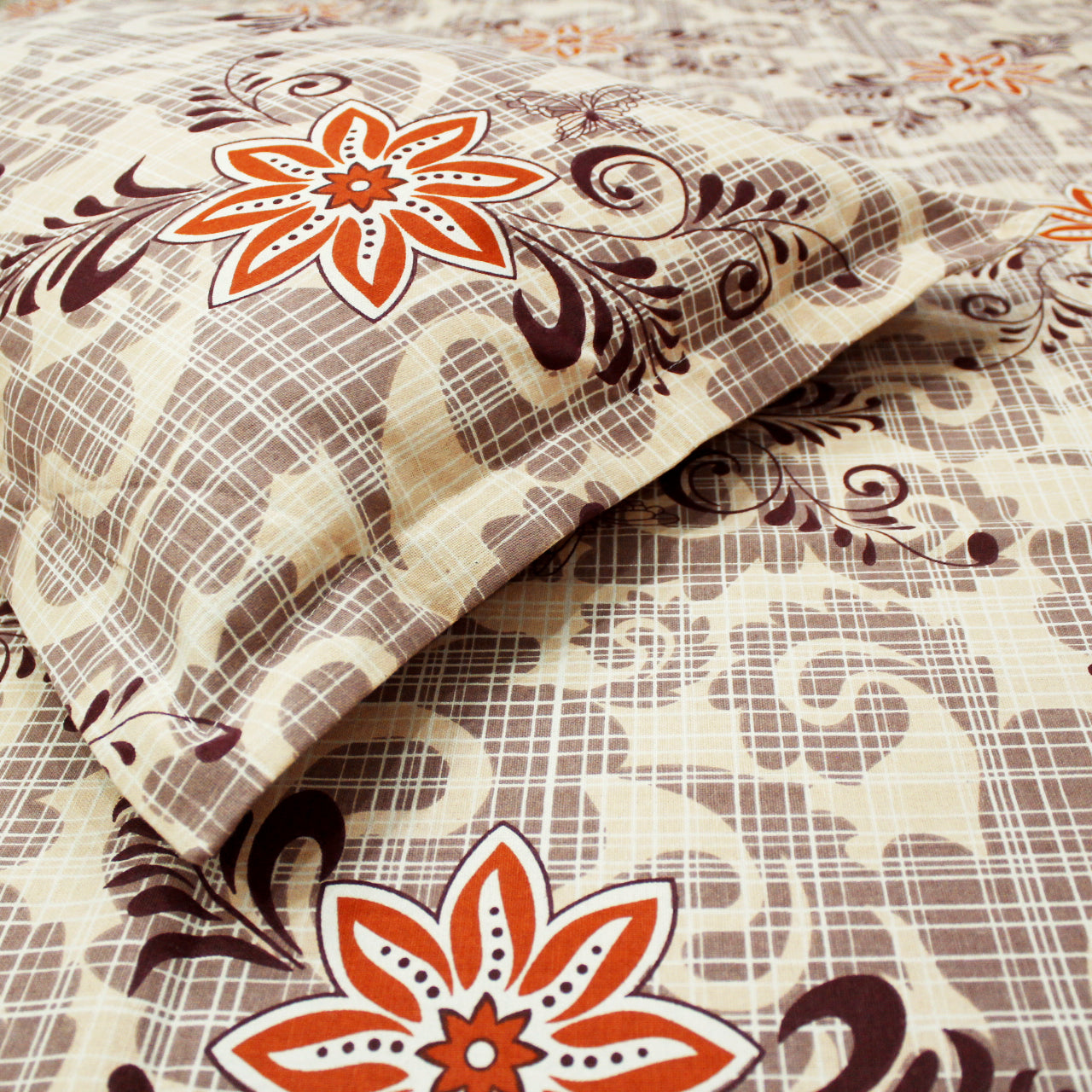 Close-up Printed Cotton Flare 144 TC Bedsheet with Pillow Covers