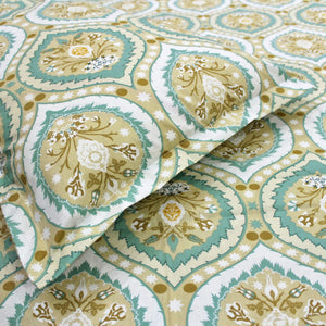 Close up Printed Damask Cotton 250 TC Bedsheet with Pillow Covers - Green
