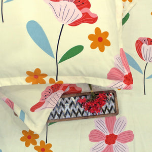 Close Up Fitted bedsheet with matching pillow covers