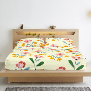 Fitted bedsheet with matching pillow covers