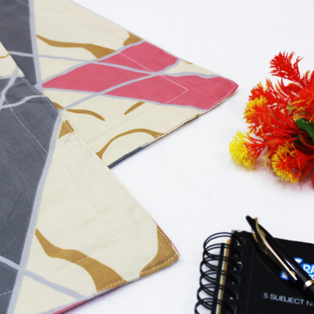 Microfiber Geometrical Reversible AC Dohar Blanket, Multicolor