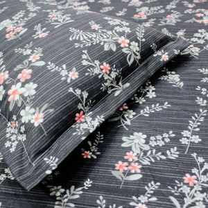 Close up of Floral Fitted bedsheet design