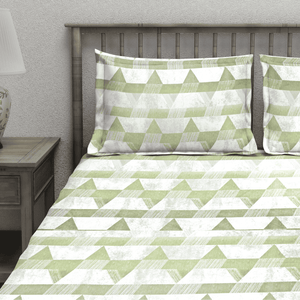 Fitted bedsheet set with on a bed