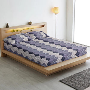 fitted bedsheets set with a geometric pattern in purple , elastic fit