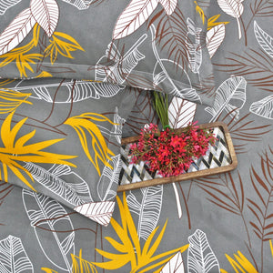 Cotton floral print 210 TC king size fitted bedsheet in grey at best prices