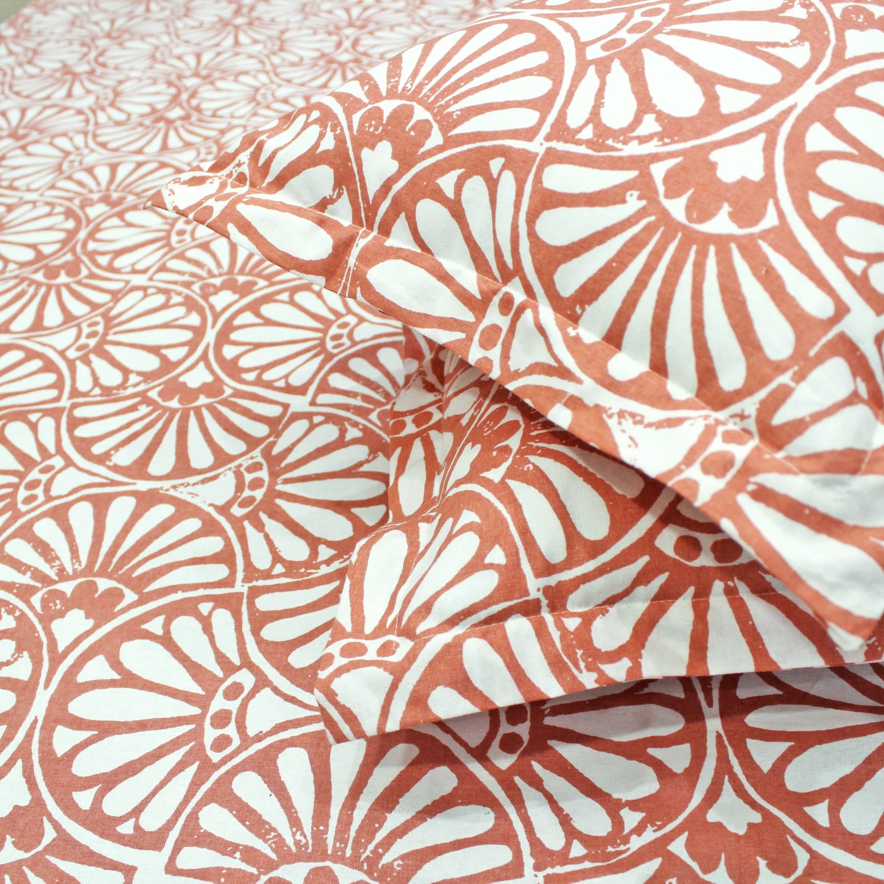 Printed Cotton Floral 144 TC Bedsheet with Pillow Cover - Peach