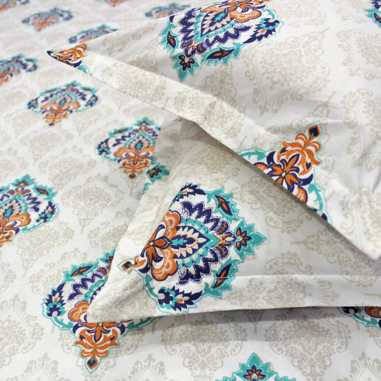 Close up Printed Damask Cotton 144 TC Fitted Bedsheet with Pillow Covers - Blue