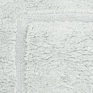 Close-up of AURAVE Luxury Reversible Cotton Bathmat, Silver