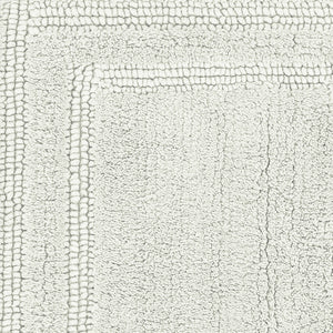 Close-up of AURAVE Luxury Reversible Cotton Bathmat, Silver