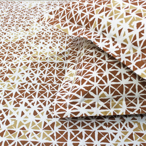 Soft Cotton Geometrical Print 144 TC Fitted Bedsheet In Brown At Best Prices