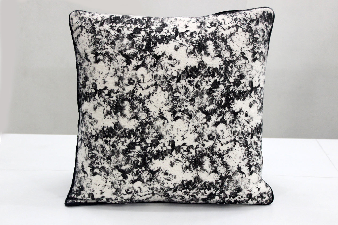 Quartz Printed Cloud One Cotton Cushion Cover - Black