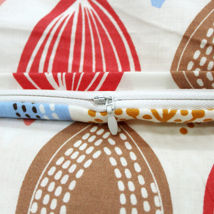 Close-up of a zipper Printed Pink Feathers Vector Pattern Cotton Duvet Cover