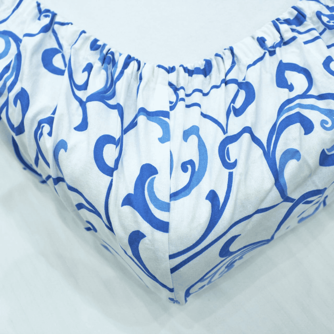 Soft Cotton Floral Print 144 TC Fitted Bedsheet in Blue At Best Prices