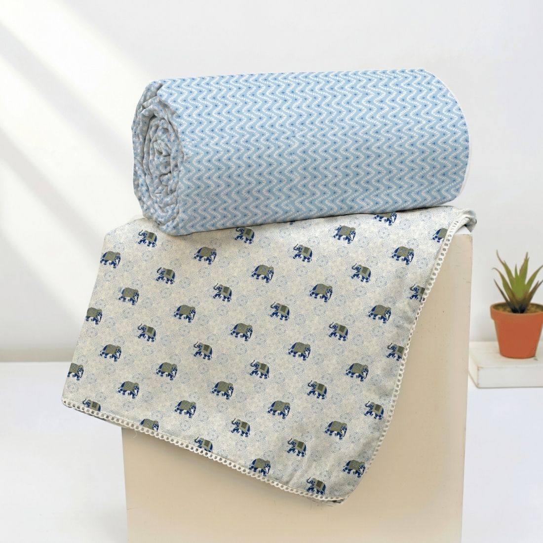 IRIS Designer Border Cotton Reversible Dohar, Blue