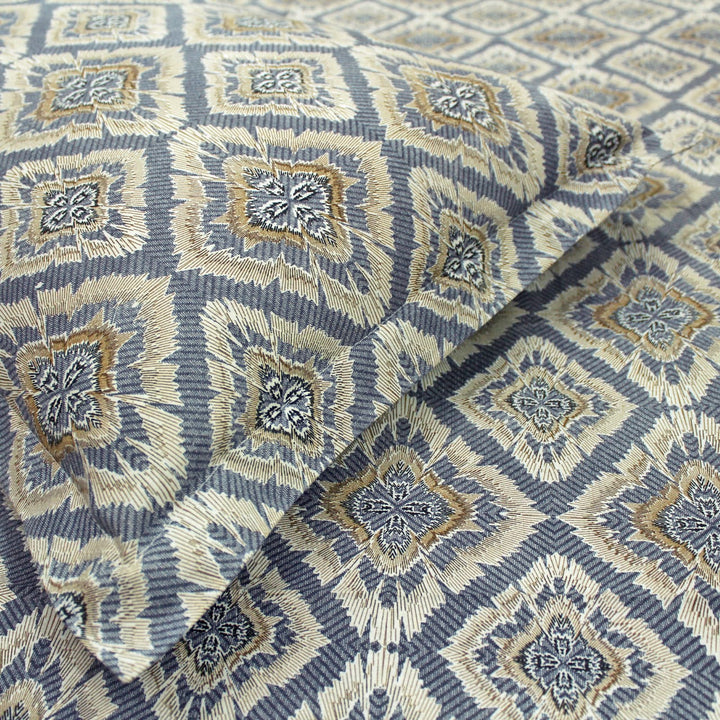 Close-up Printed Abstract Cotton 144 TC Fitted Bedsheet with Pillow Covers - Blue