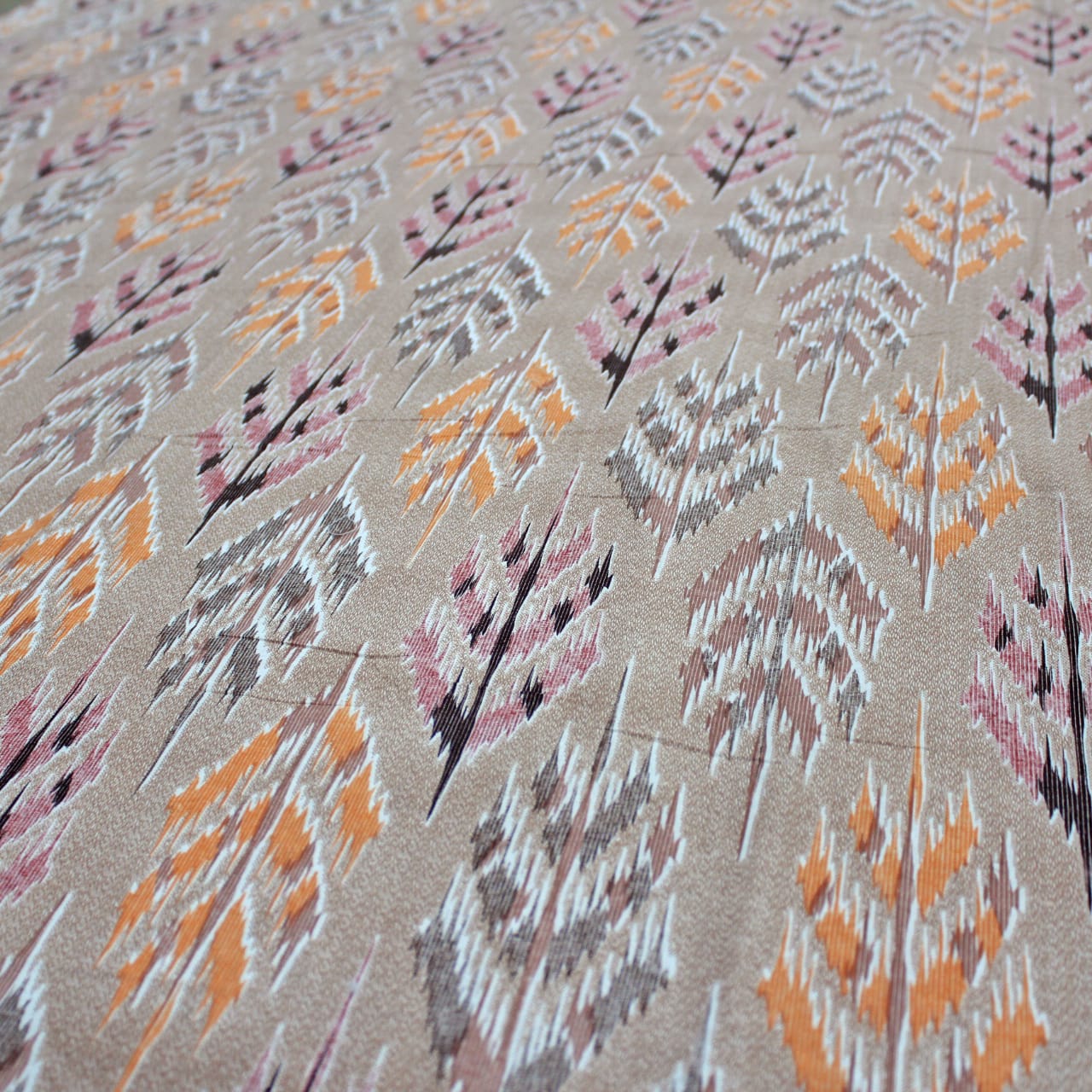 Printed Abstract Cotton 144 TC Bedsheet Design 