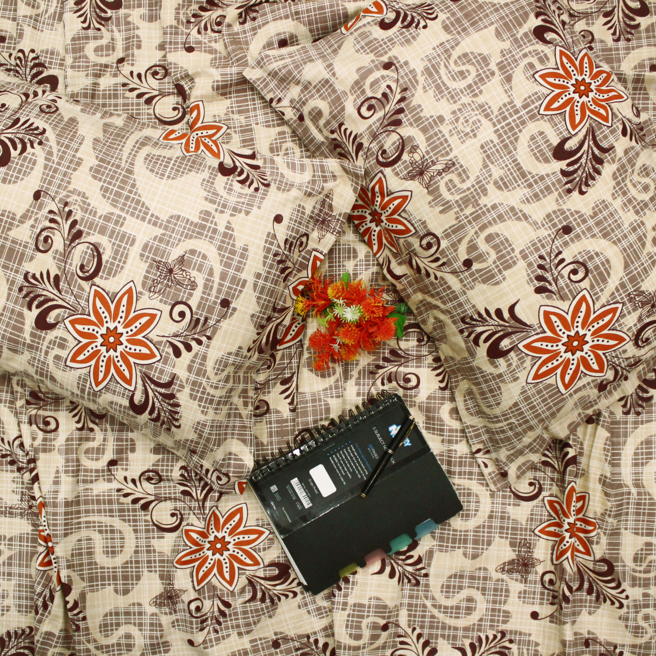 Printed Cotton Flare 144 TC Bedsheet with Pillow Covers