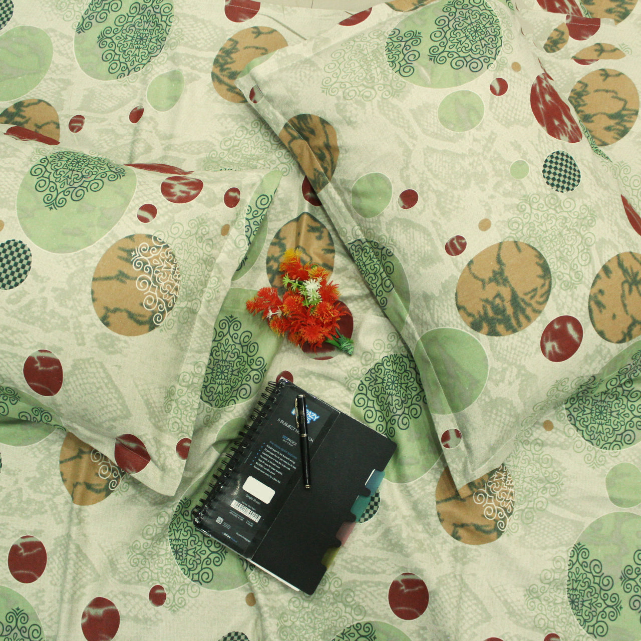 Printed Cotton Flare 144 TC Bedsheet with Pillow Covers