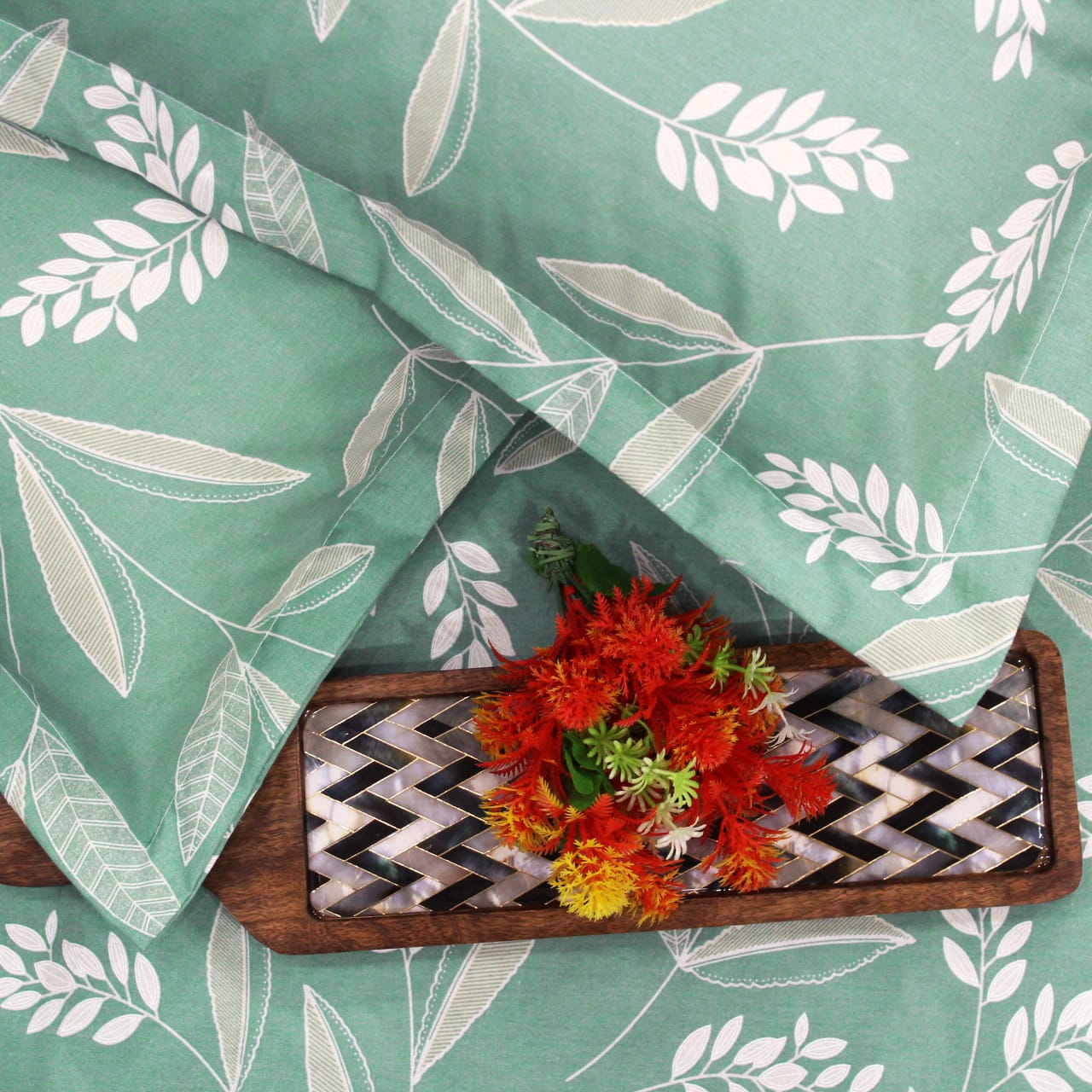 Printed Floral Cotton 250 TC Bedsheet with Pillow Covers - Green