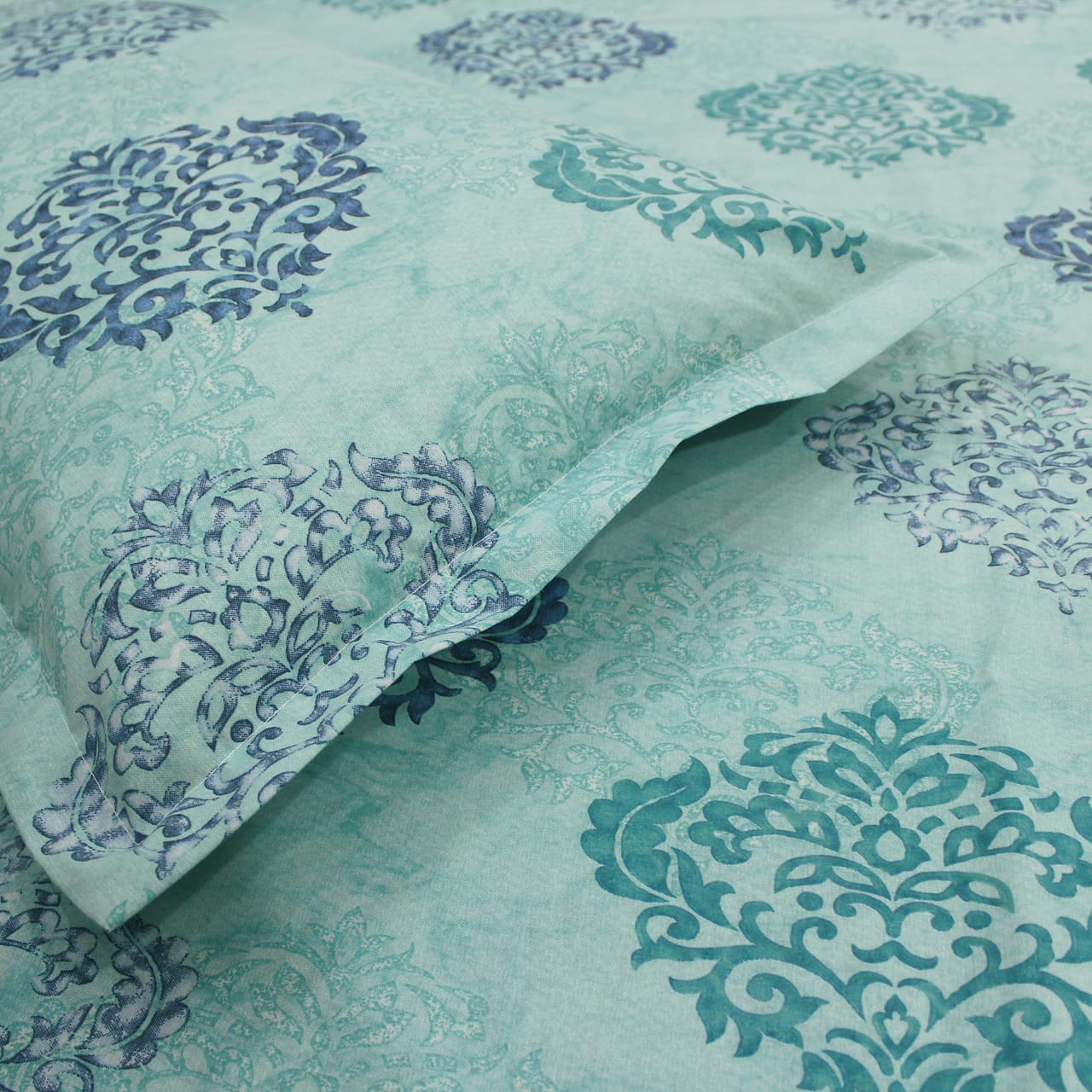 Close up Printed Damask Cotton 250 TC Bedsheet with Pillow Covers - Aqua