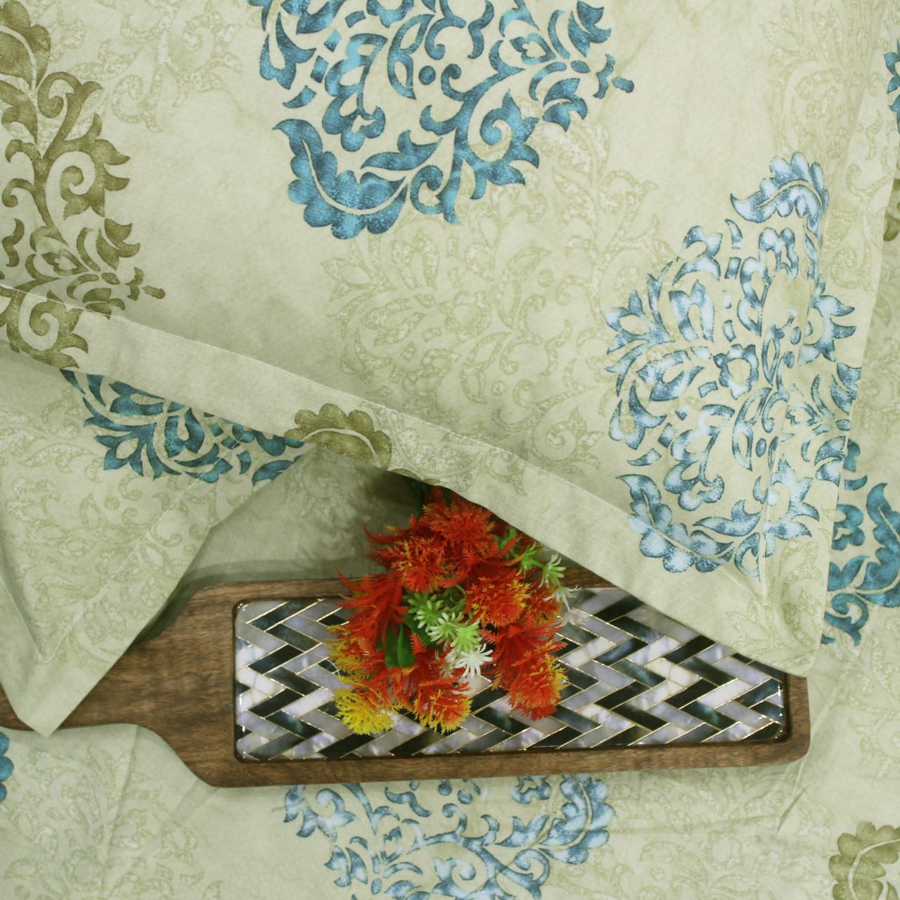 Printed Damask Cotton 250 TC Bedsheet with Pillow Covers - Green