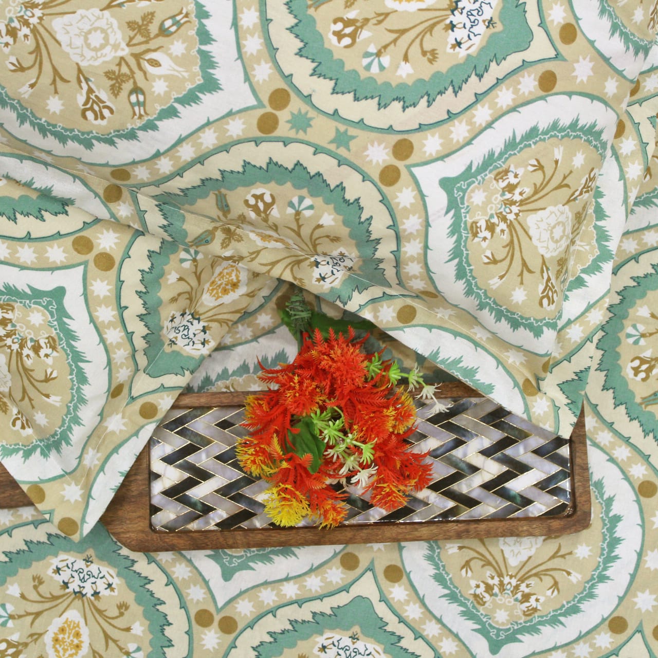 Printed Damask Cotton 250 TC Bedsheet with Pillow Covers - Green