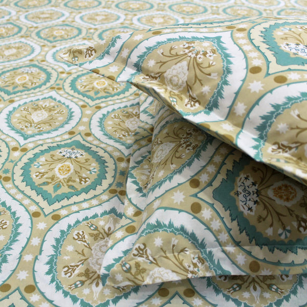 Close-up view of Printed Damask Cotton 250 TC Fitted Bedsheet with Pillow Covers - Green