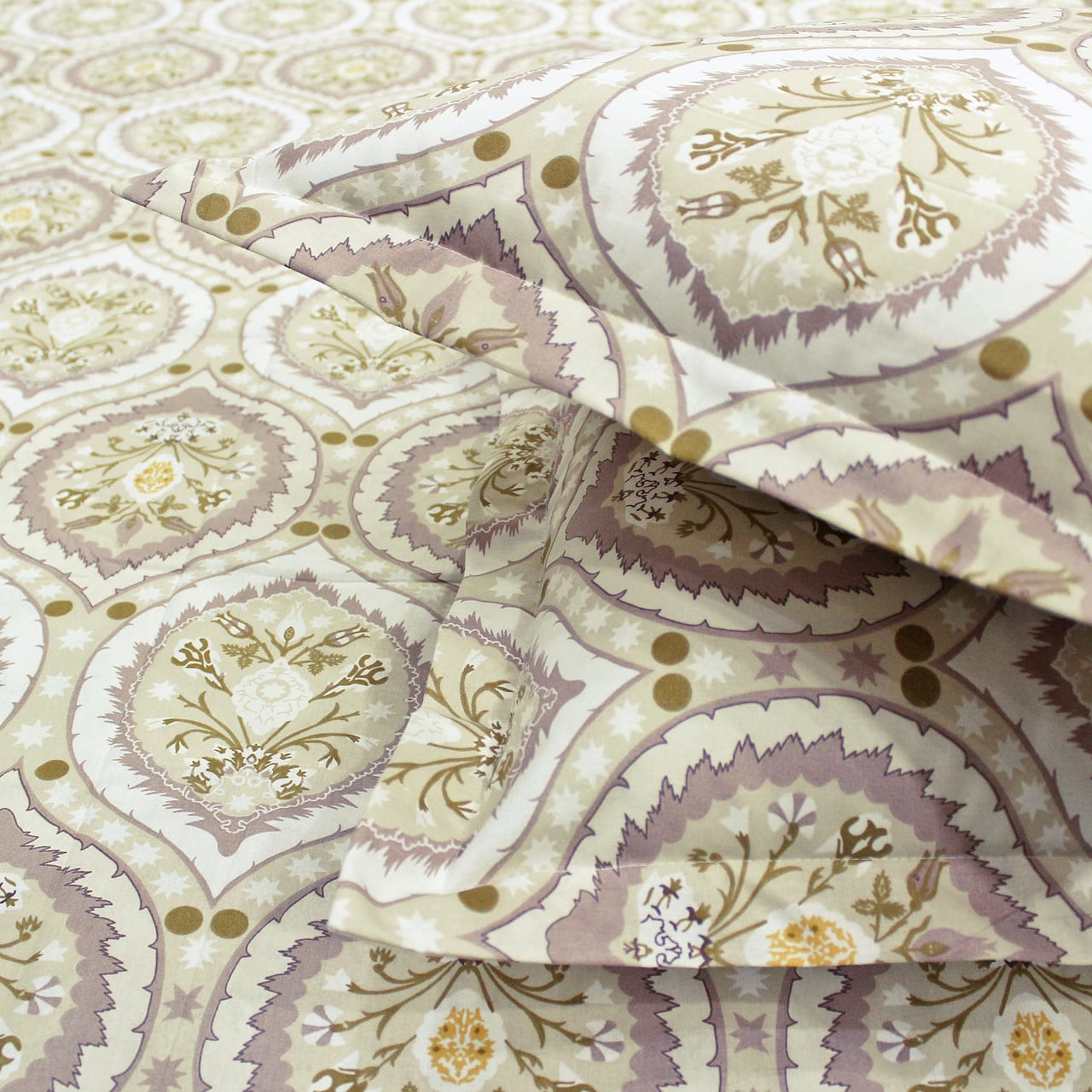 Close-up view of Printed Damask Cotton 250 TC Fitted Bedsheet with Pillow Covers - Purple