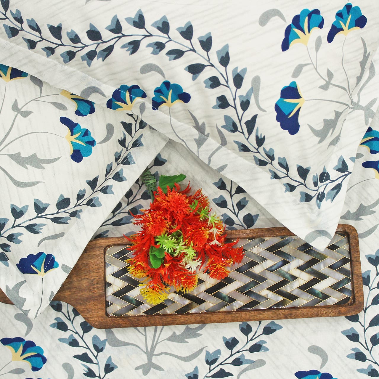Close up Printed Floral Cotton 250 TC Fitted Bedsheet with Pillow Covers - Blue