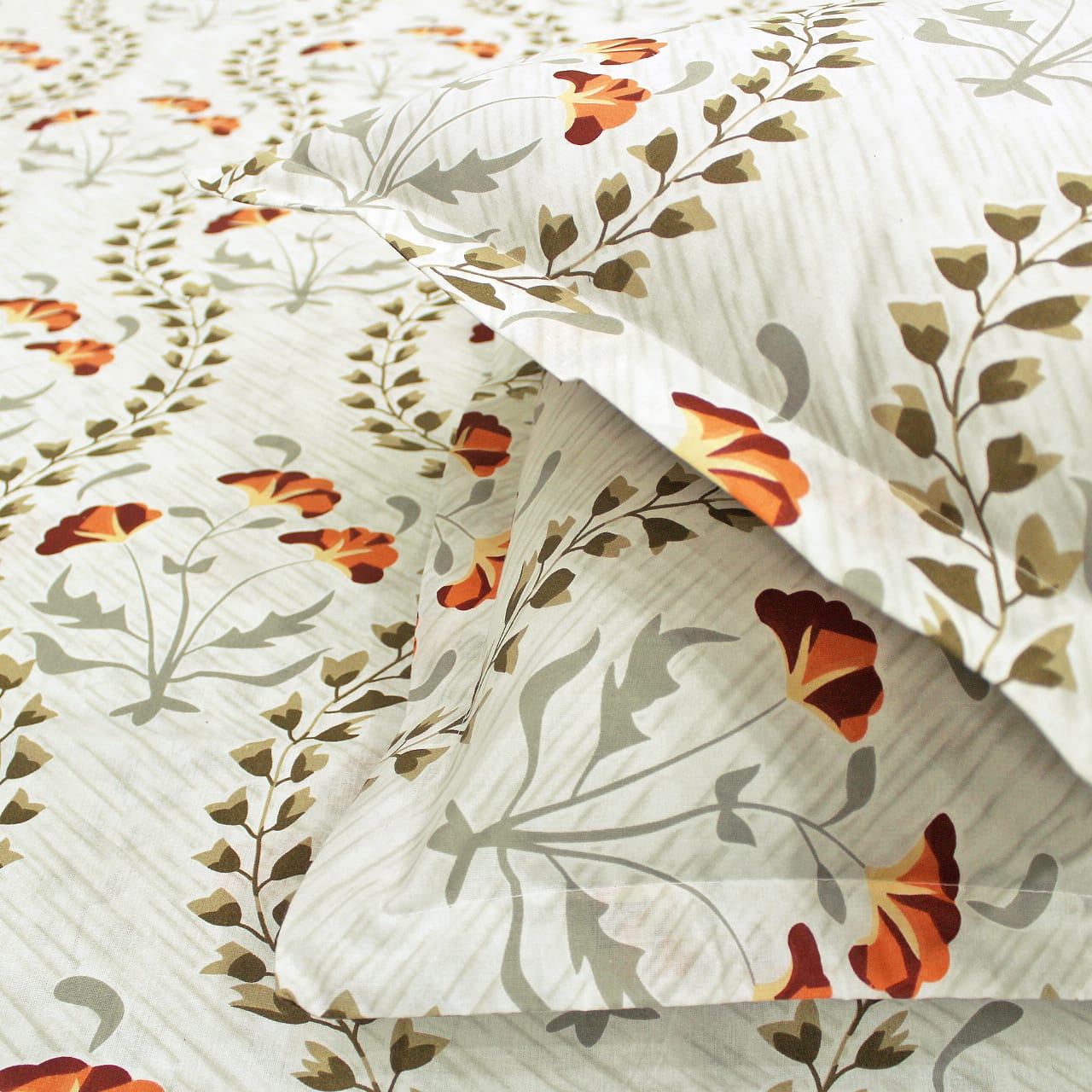 Close-up Printed Floral Cotton 250 TC Fitted Bedsheet with Pillow Covers - Orange
