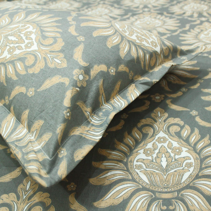 Close up Printed Floral Cotton 144 TC Fitted Bedsheet with Pillow Covers - Grey