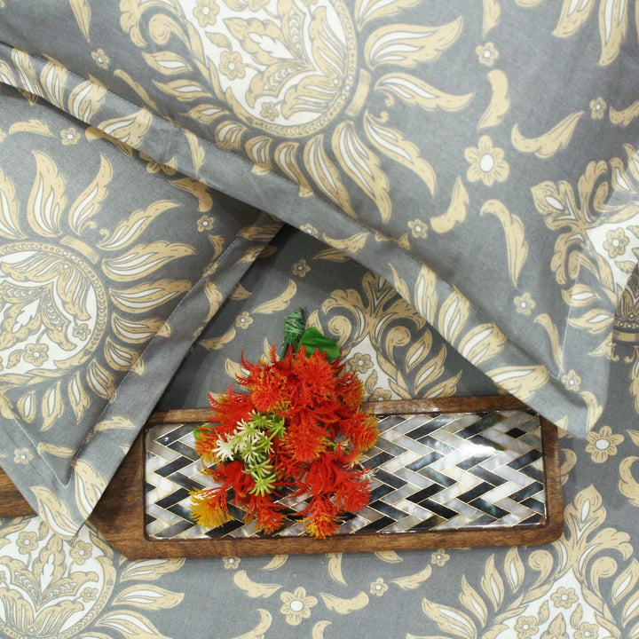 Close up Printed Floral Cotton 144 TC Fitted Bedsheet with Pillow Covers - Grey