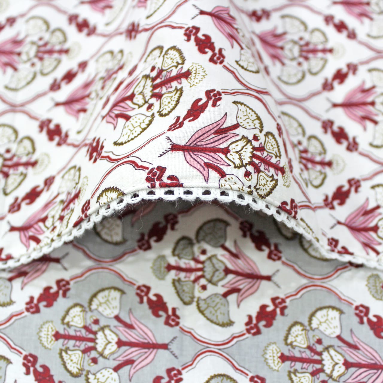 Soft Magenta Cotton Reversible Dohar with Iris Designer Border At Best Prices