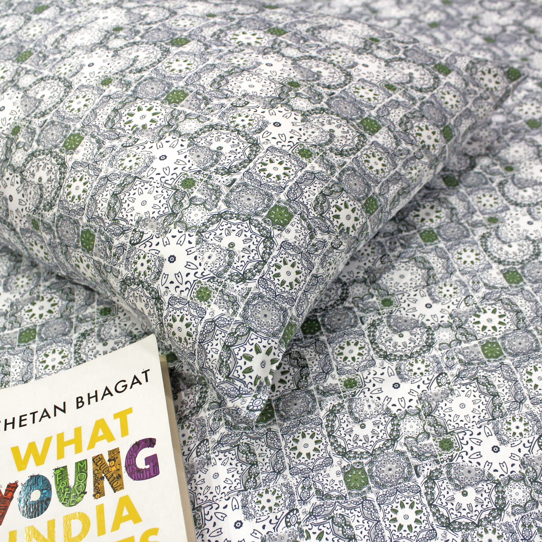 Printed Floral Cotton 300 TC Bedsheet with Pillow Covers - Green
