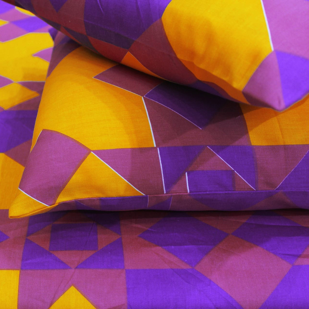 Printed Geometrical Cotton 250 TC Fitted Bedsheet with Pillow Covers - Purple