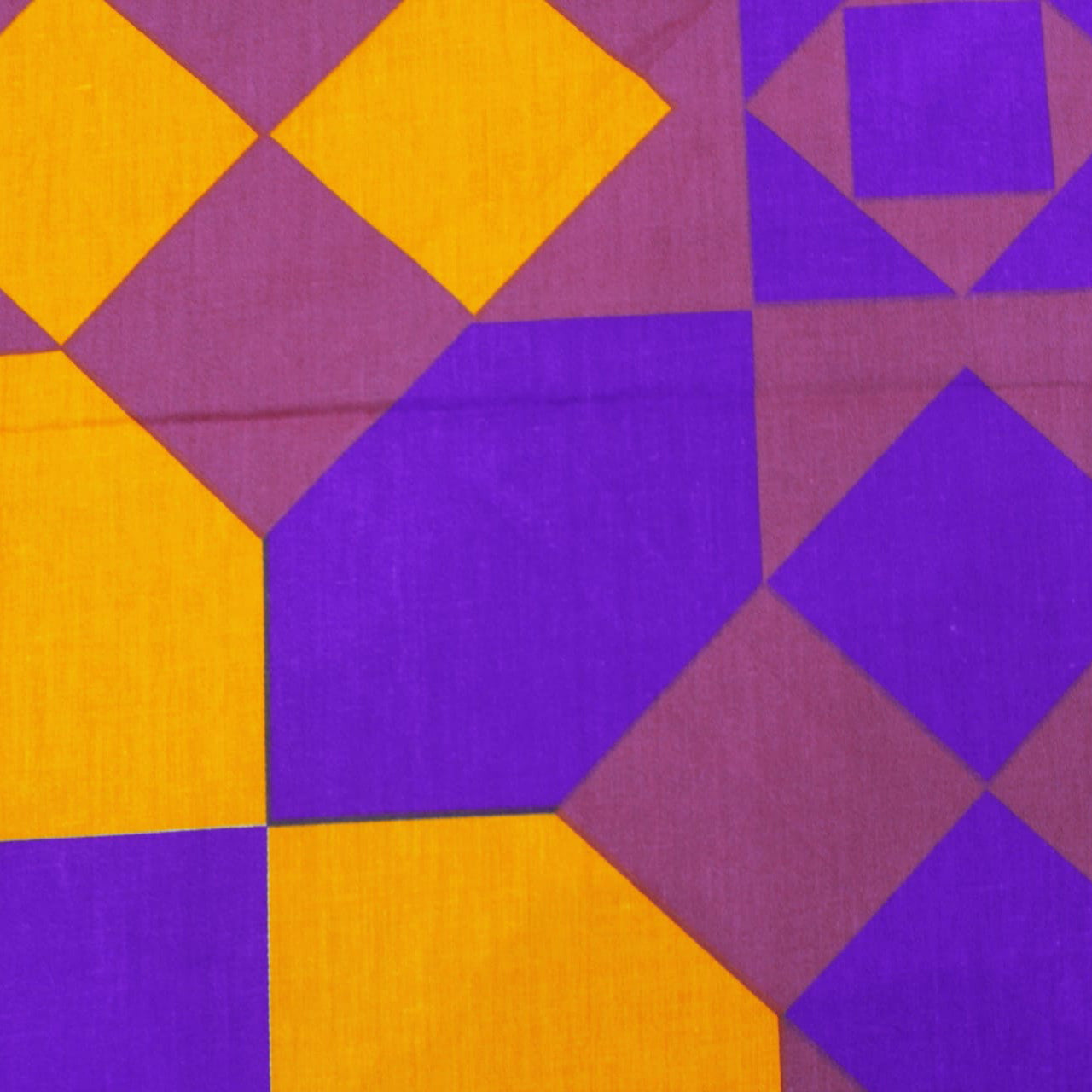 Close up Printed Geometrical Cotton 250 TC Fitted Bedsheet Design 