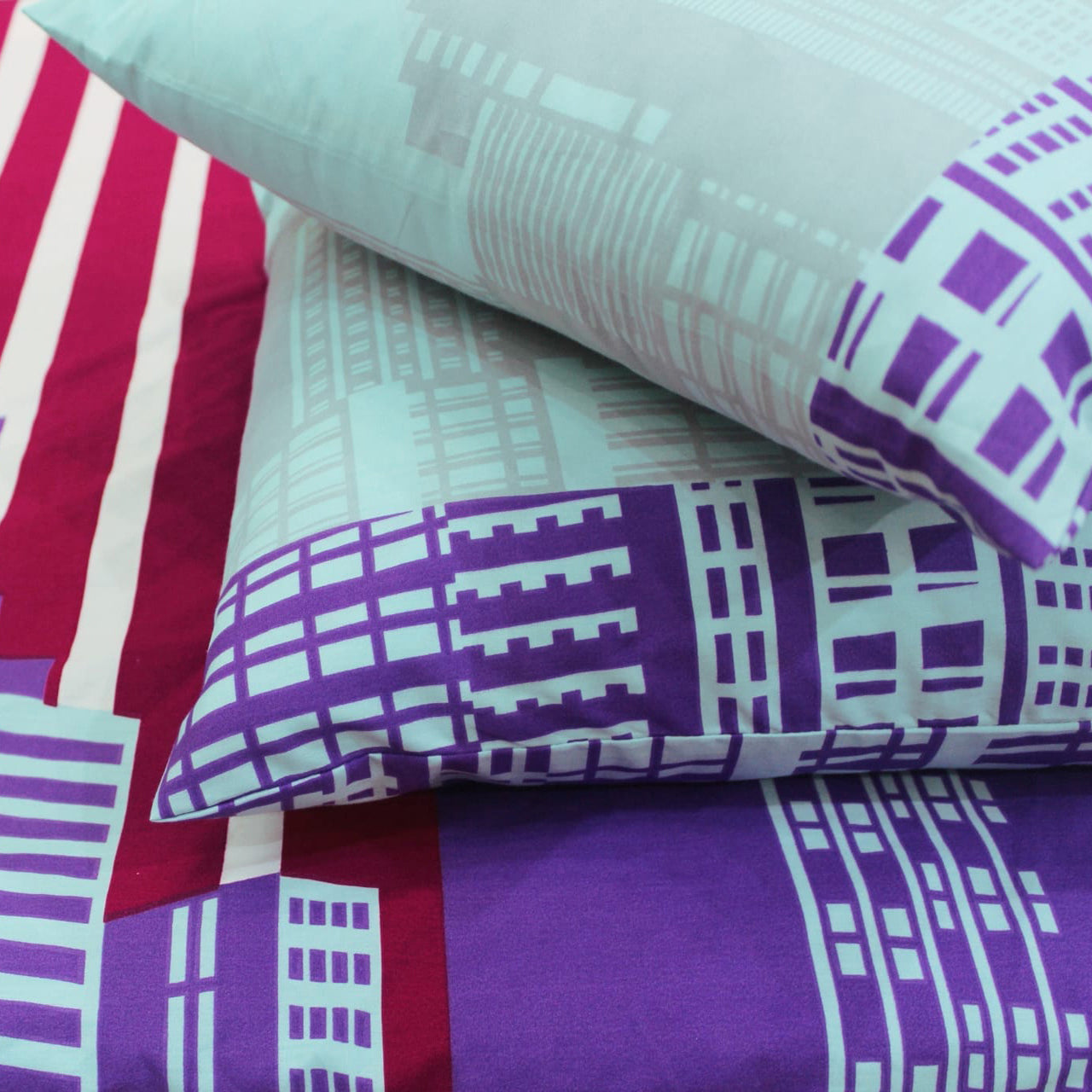 Printed Abstract Cotton 250 TC Fitted Bedsheet with Pillow Covers - Multicolor