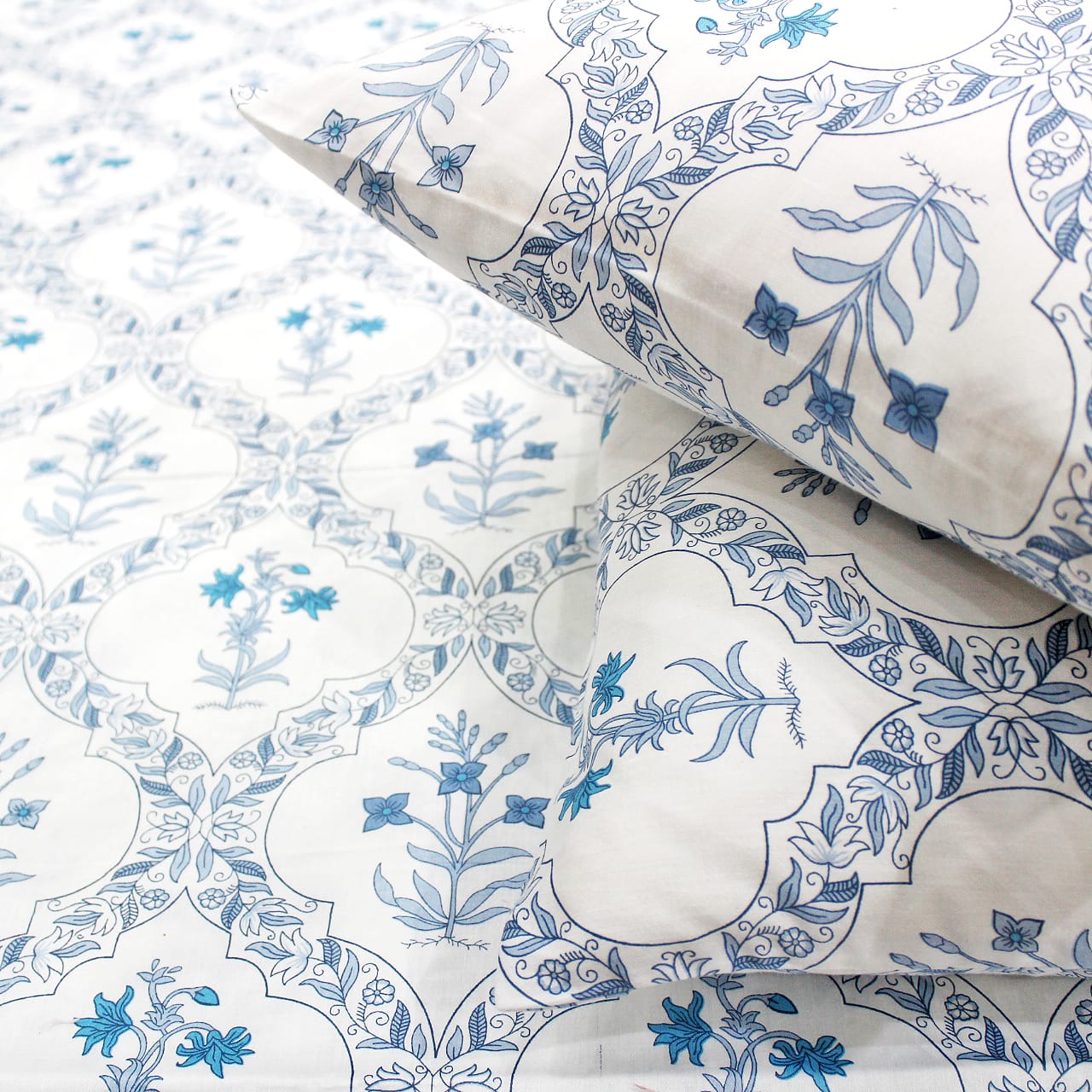 Soft 250 TC Printed Floral Cotton Fitted Bedsheet in Blue online at best prices