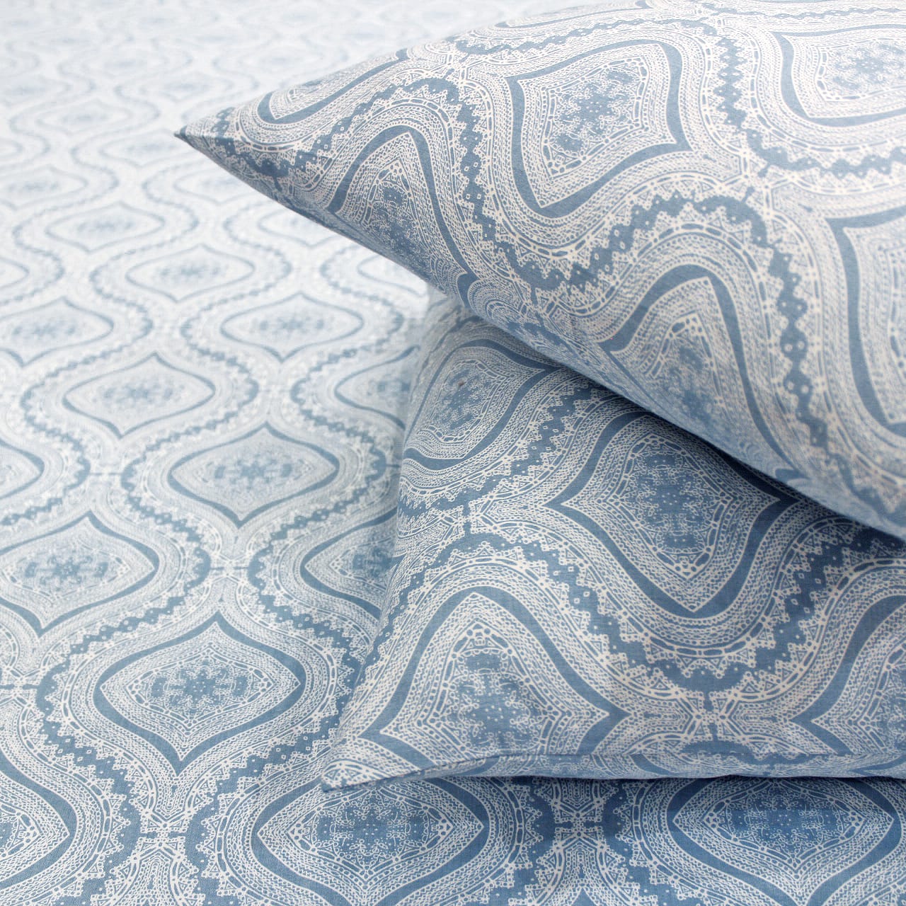 Soft 250 TC Printed Floral Cotton Fitted Bedsheet in Blue online at best prices
