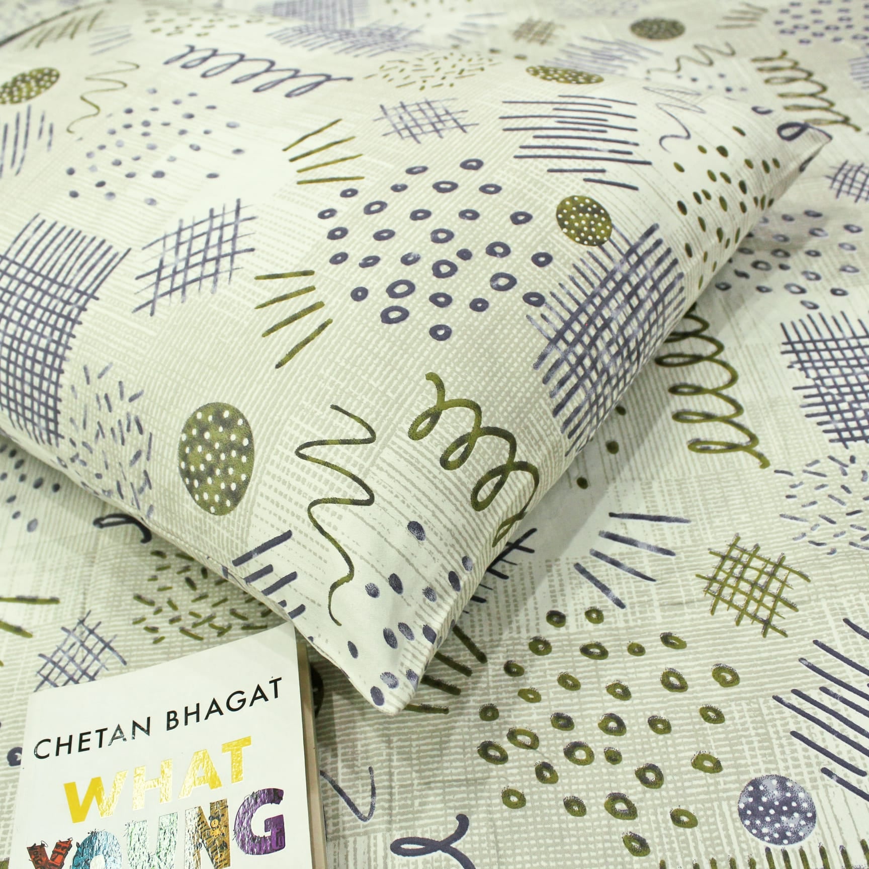 Printed Abstract Cotton 300 TC Bedsheet with Pillow Covers - Green