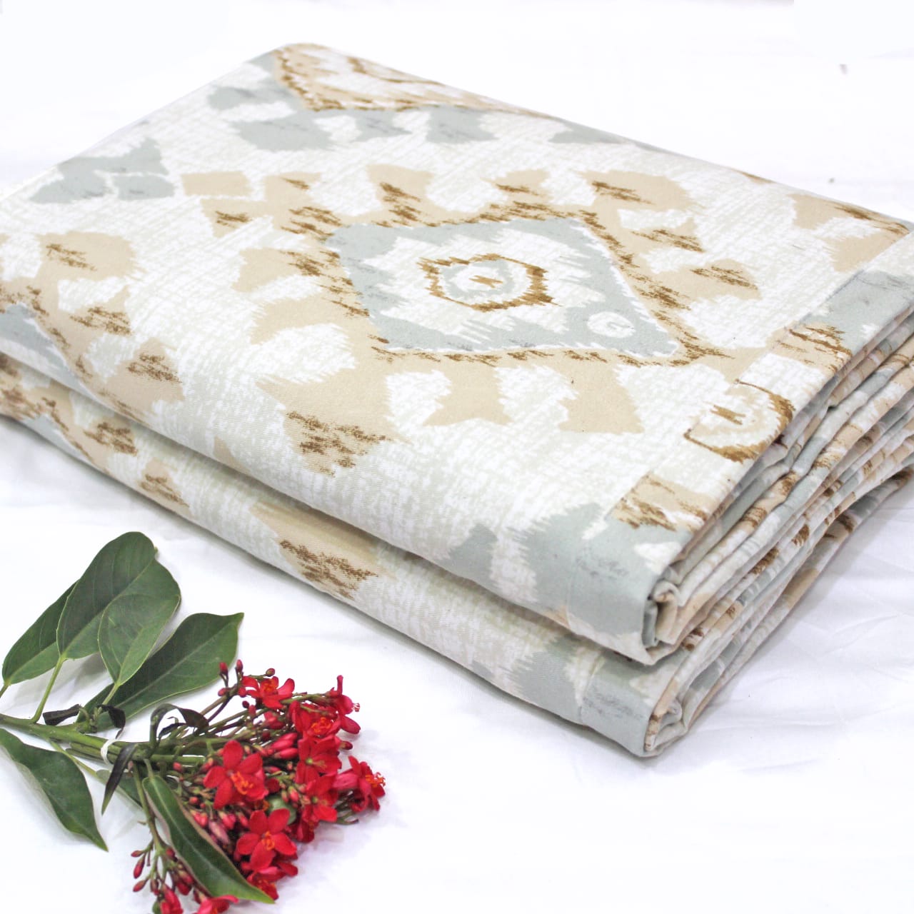Best Multicolor Microfiber Reversible AC Dohar Blanket In Abstract Floral Print 