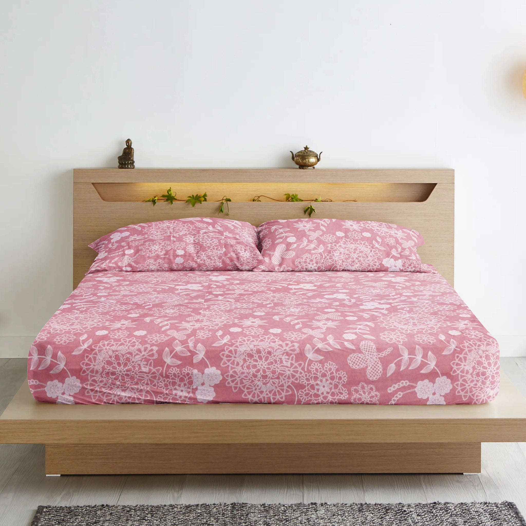 Soft Cotton Floral Print 210 TC Fitted Bedsheet In Peach At Best Prices