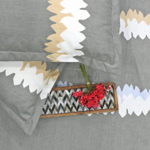 Cotton Floral Print 210 TC King Size Fitted Bedsheet In Grey At Best Prices