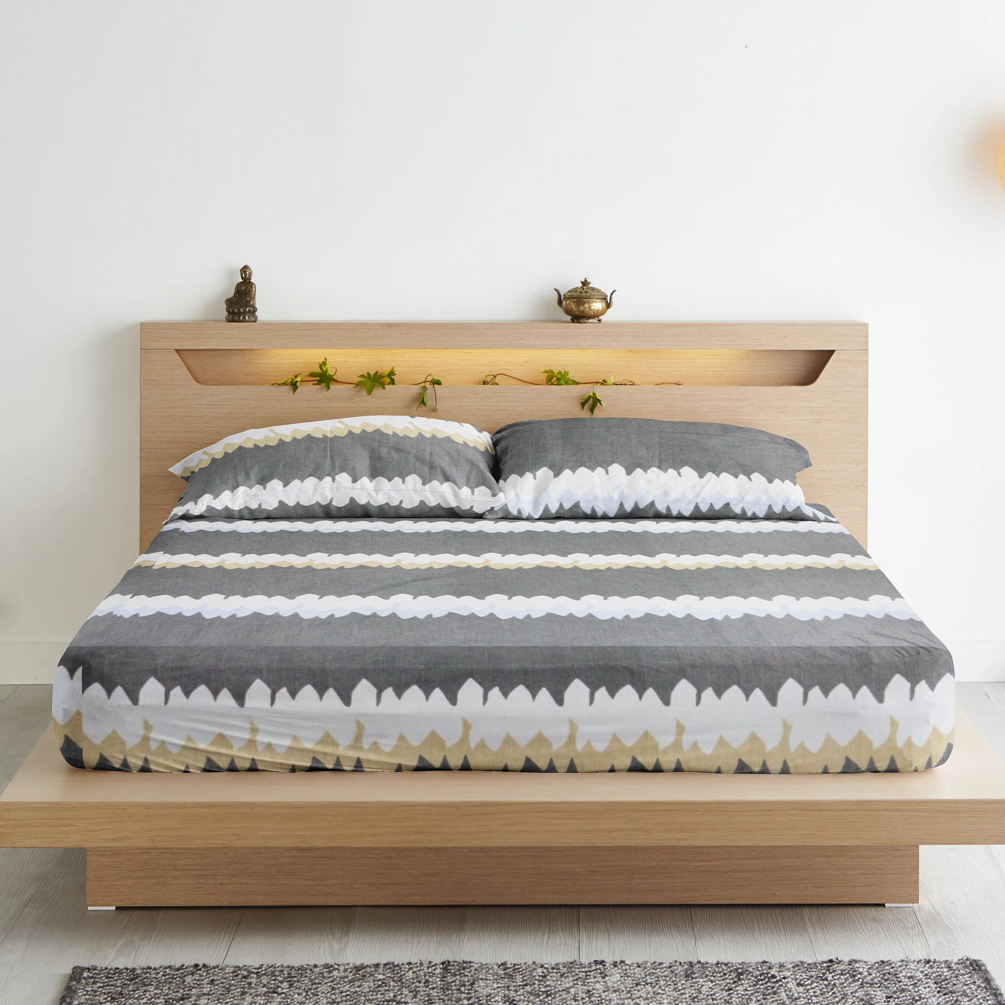 Cotton Floral Print 210 TC King Size Fitted Bedsheet In Grey At Best Prices