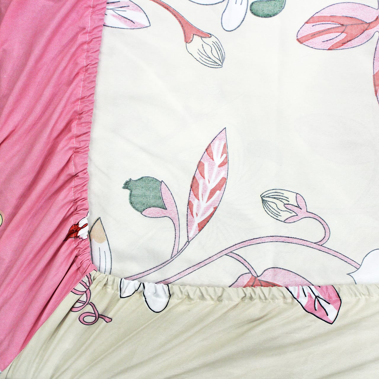 Cotton Floral Print 210 TC King Size Fitted Bedsheet In Magenta At Best Prices
