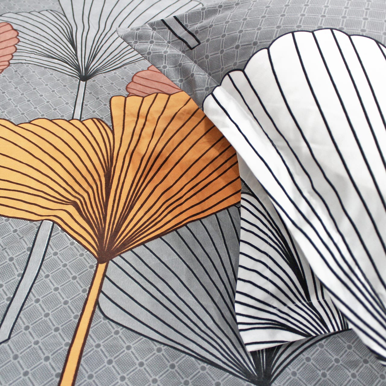 Cotton Floral Print 210 TC King Size Fitted Bedsheet In Grey At Best Prices