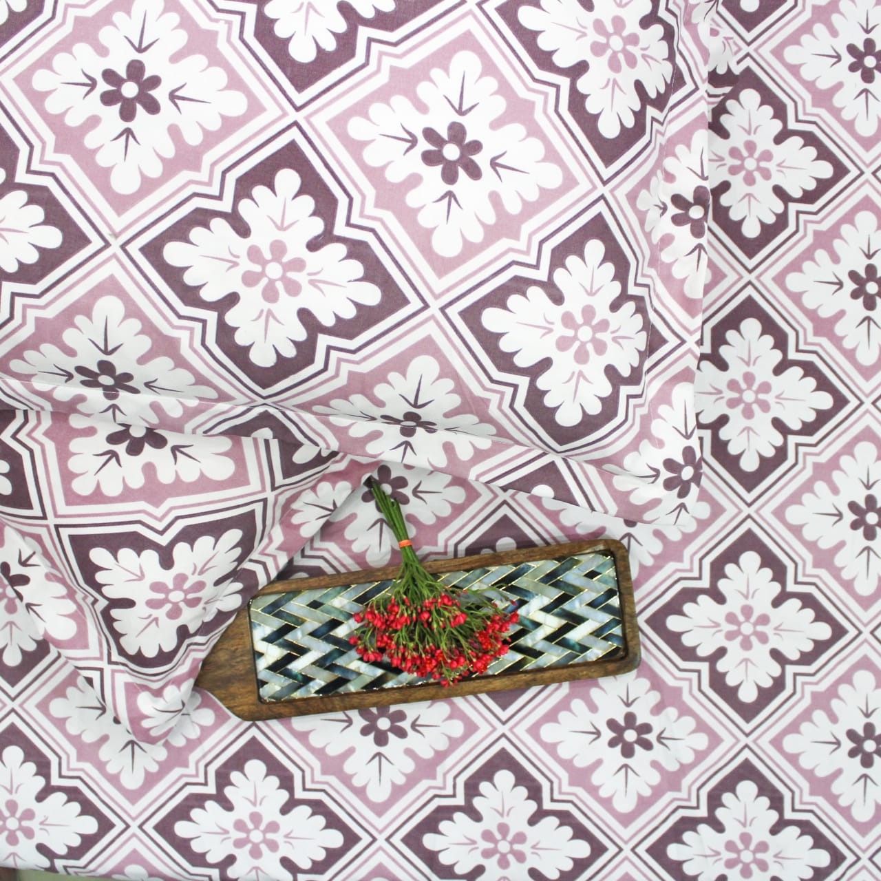 Cotton Floral Print 210 TC King Size Fitted Bedsheet In Magenta At Best Prices