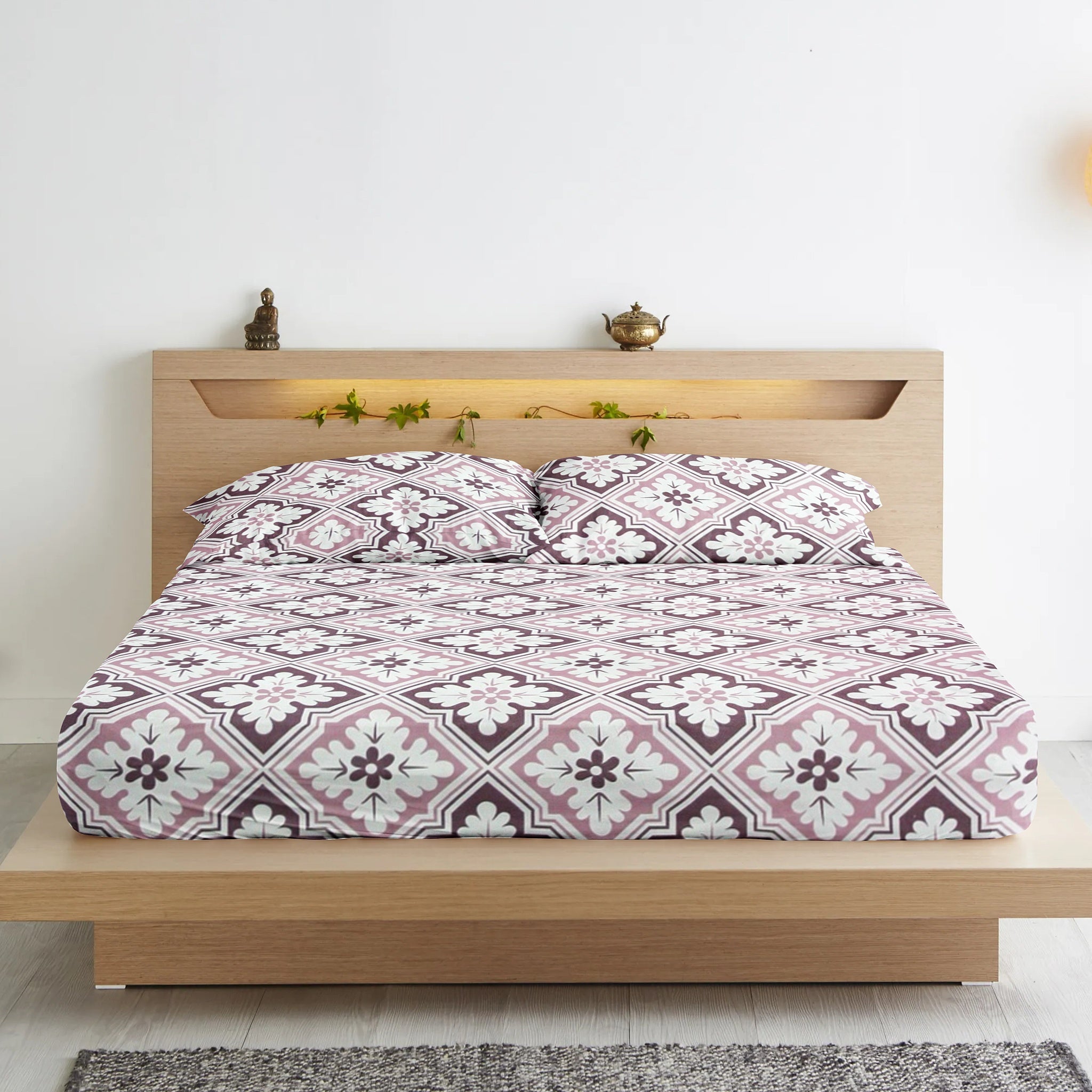 Cotton Floral Print 210 TC King Size Fitted Bedsheet In Magenta At Best Prices