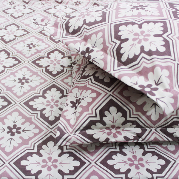 Cotton Floral Print 210 TC King Size Fitted Bedsheet In Magenta At Best Prices 